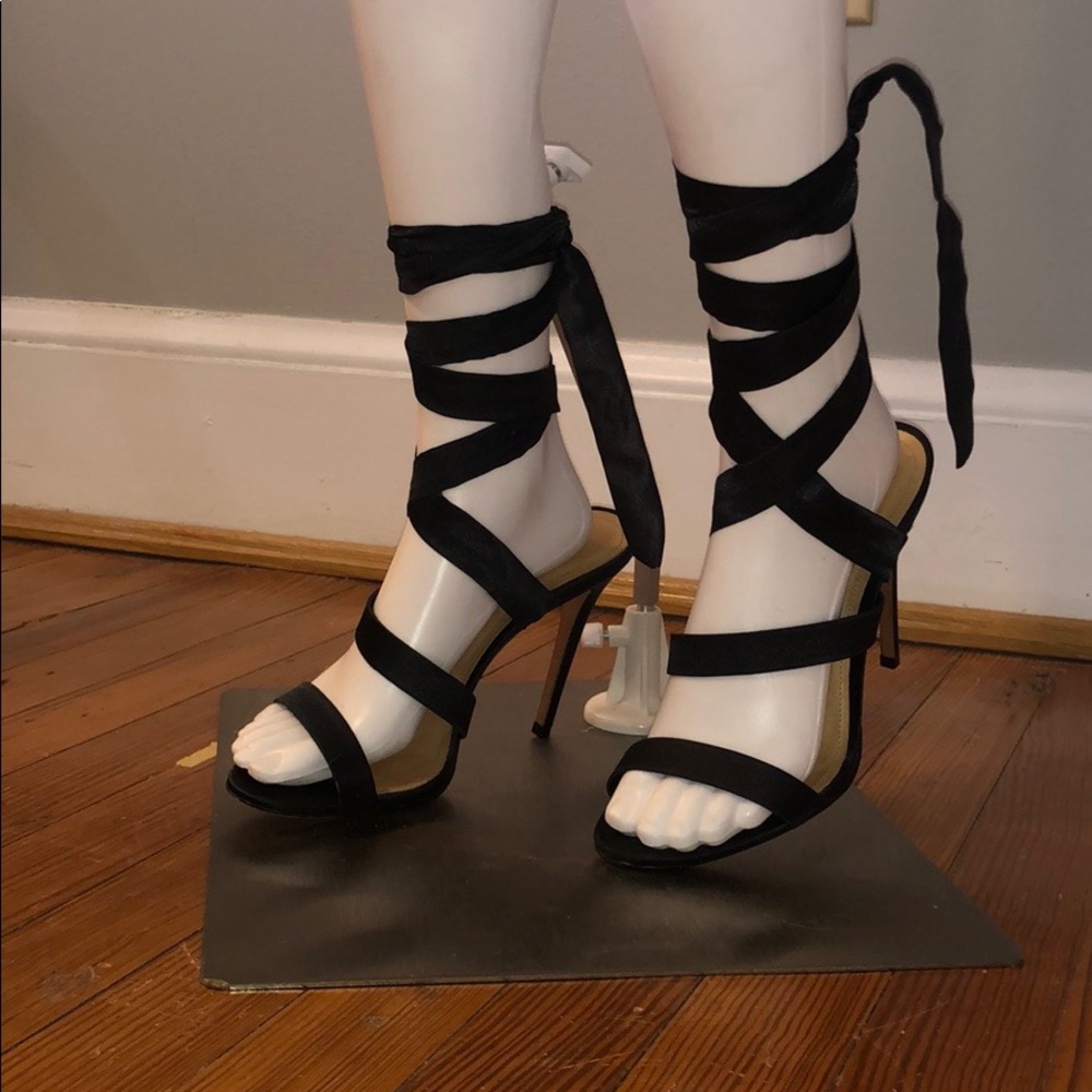 Wrap around heels